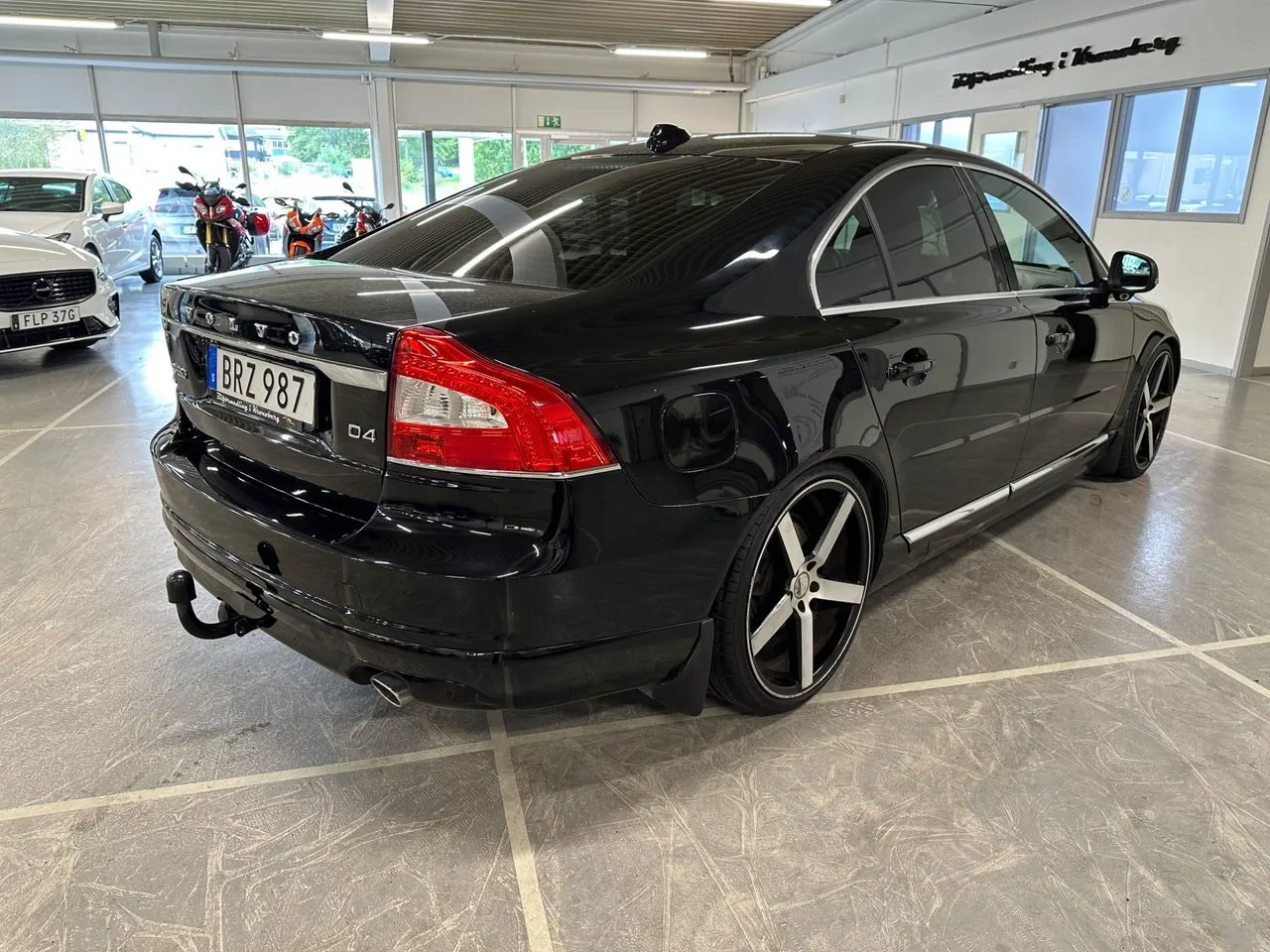 Vehicle image 2