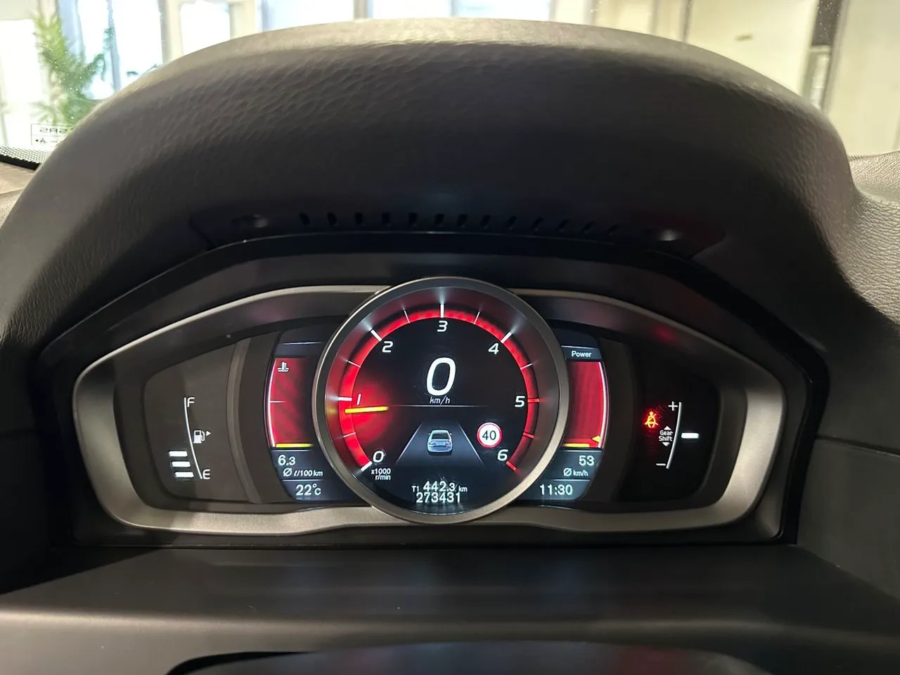 Vehicle image 14