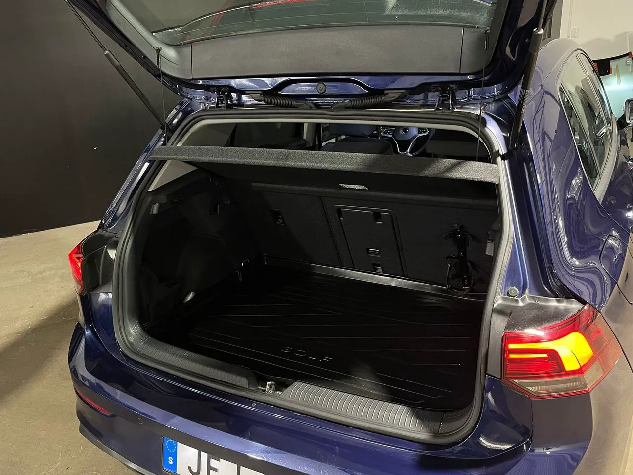Vehicle image 21