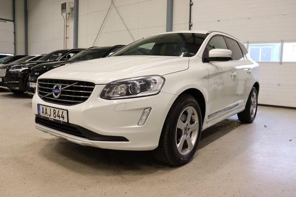 Volvo XC60 D4 AWD Summum Kamrembytt Drag Läder H/K D-Värm 181hk - 2015