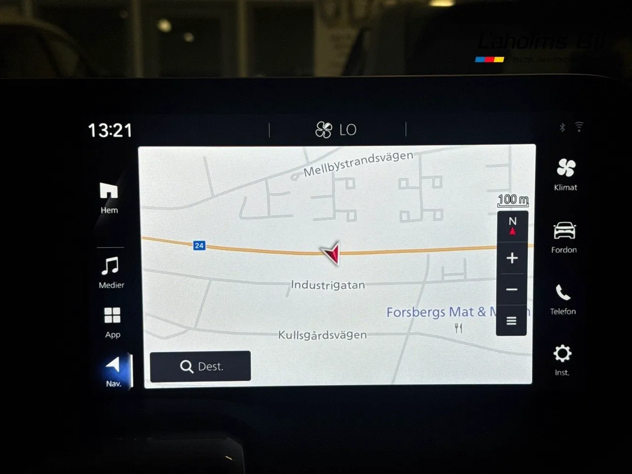 Vehicle image 14
