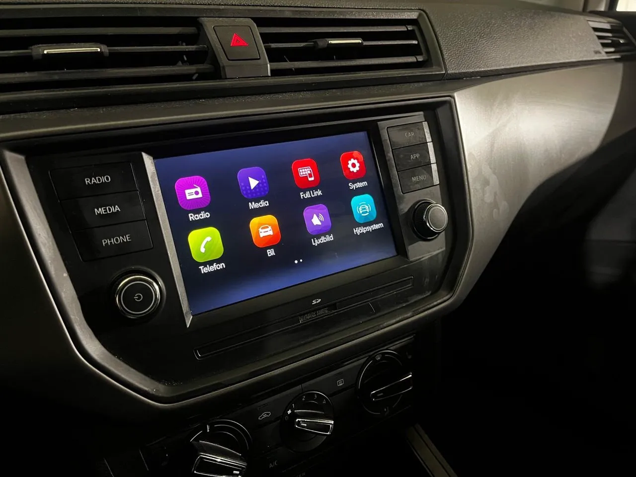 Vehicle image 14