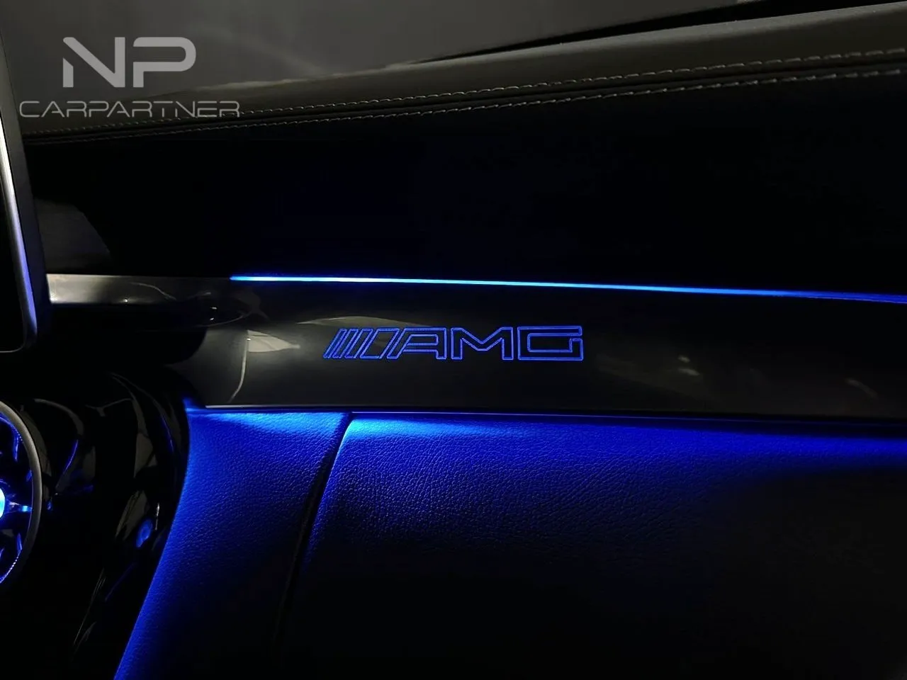 Vehicle image 32