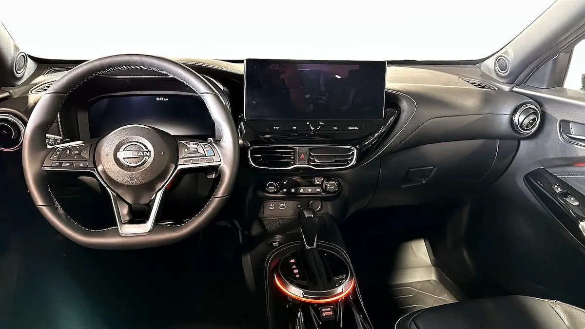 Vehicle image 3