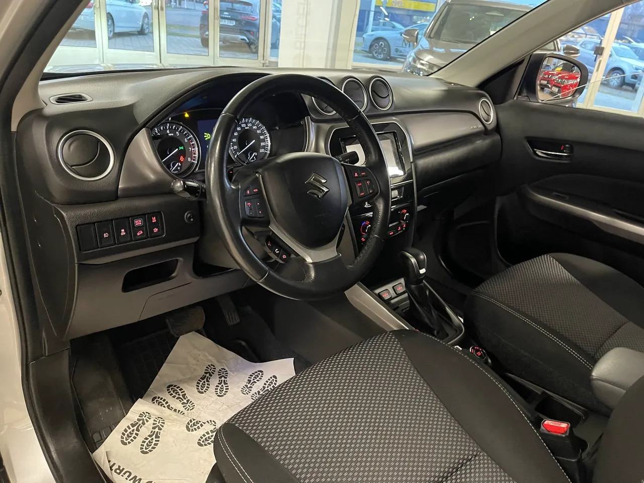 Vehicle image 7