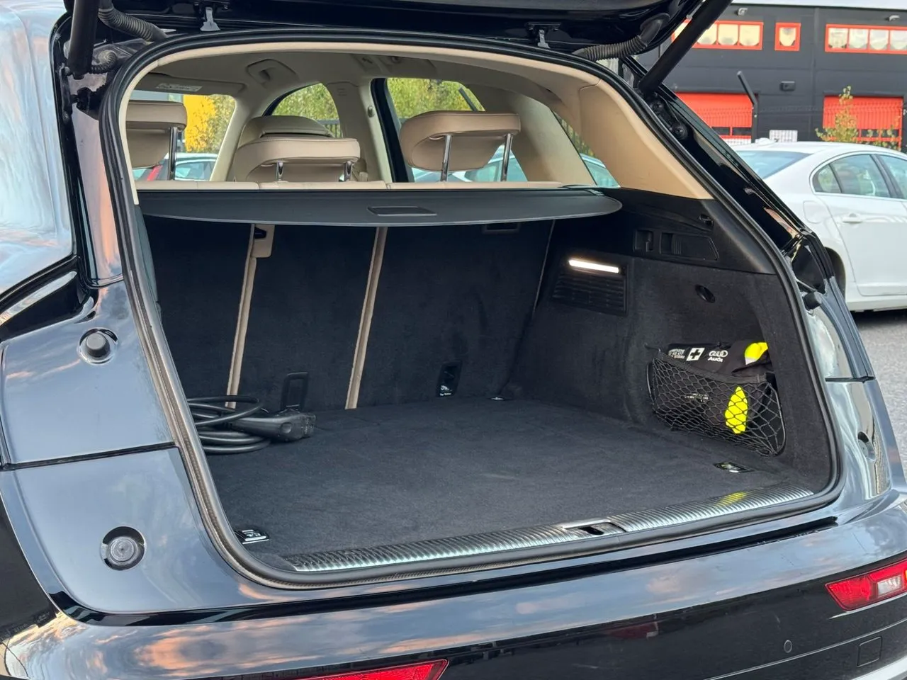 Vehicle image 22