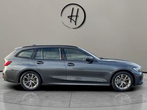 BMW 330 bild 8