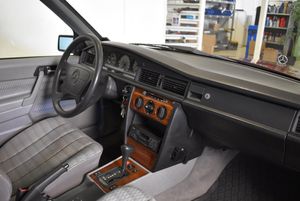 Mercedes 190 bild 15