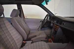 Mercedes 190 bild 13