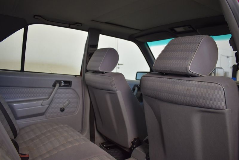 Mercedes 190 bild 18