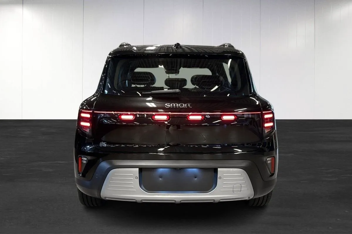Vehicle image 21