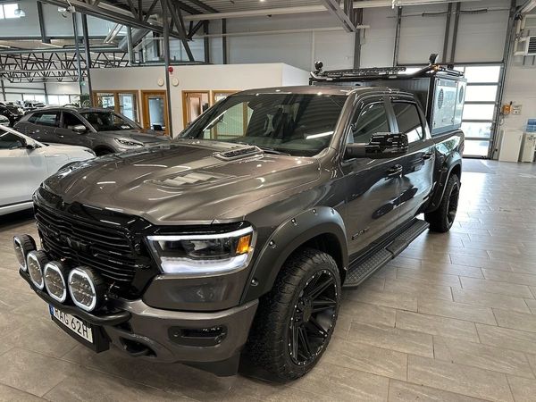 Dodge 1500 ram Laramie Night Edition WT Jakt Extreme Beställning - 2025