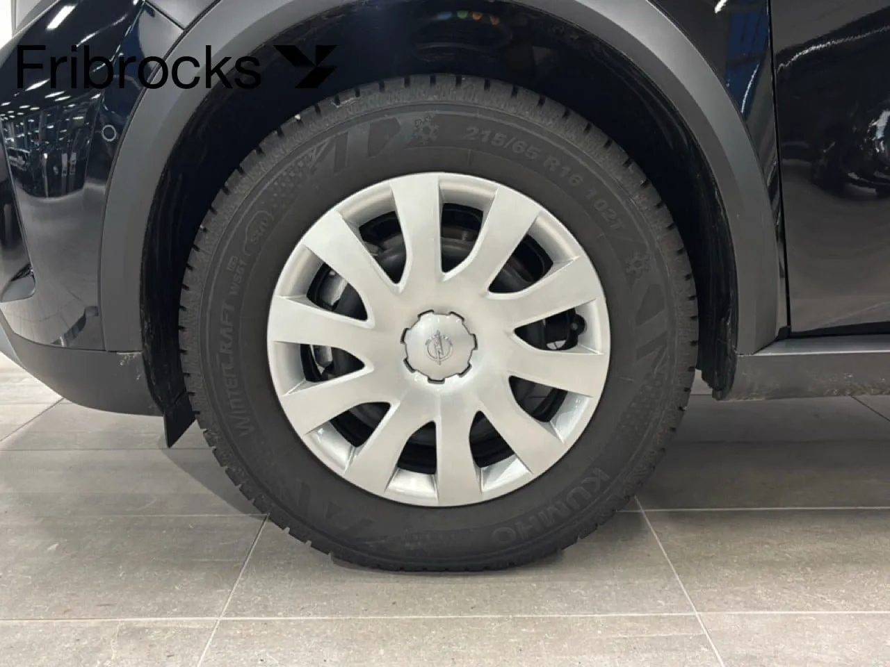 Vehicle image 13