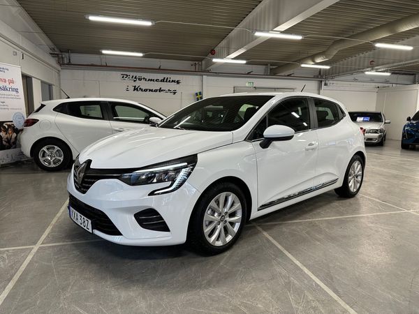 Renault Clio E-TECH Intens Moms Kamera Värmare Rattvärme Lanekeep - 2023