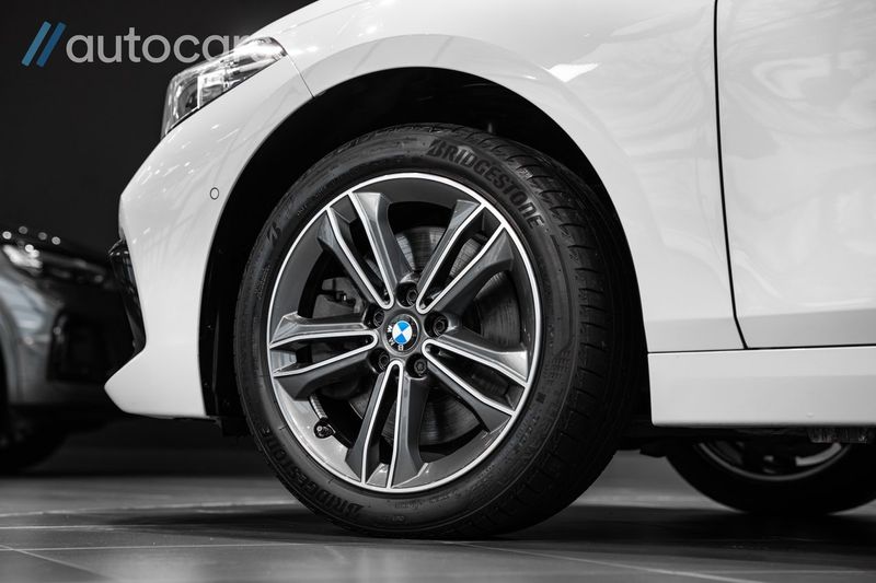 BMW 120 bild 11