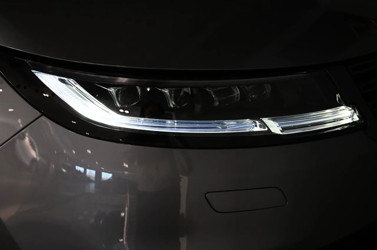 Vehicle image 30