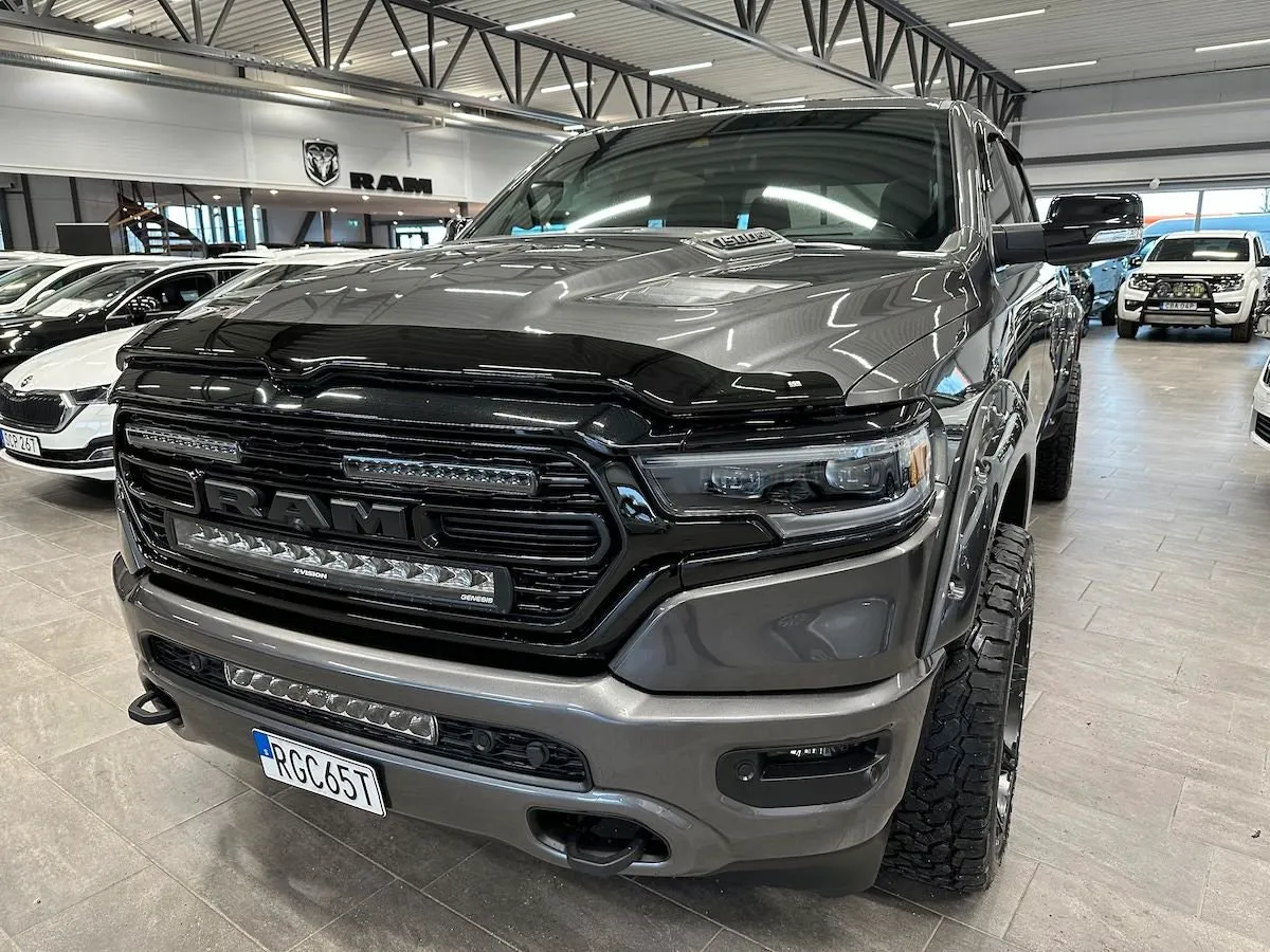 Vehicle image 9
