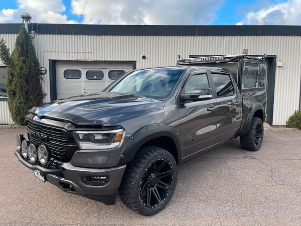 Dodge 1500 ram Laramie WT Jakt Extreme Edition Beställning - 2025