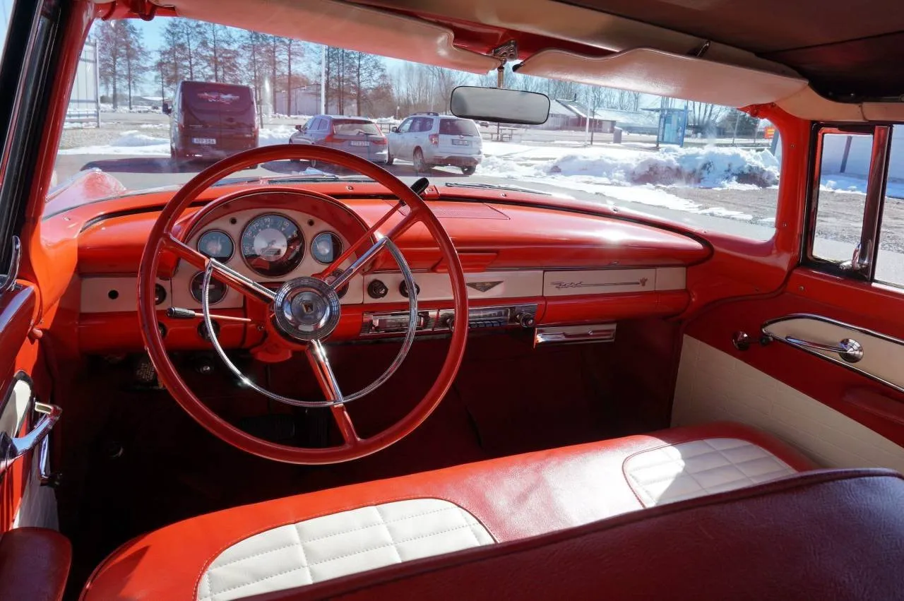 Vehicle image 20