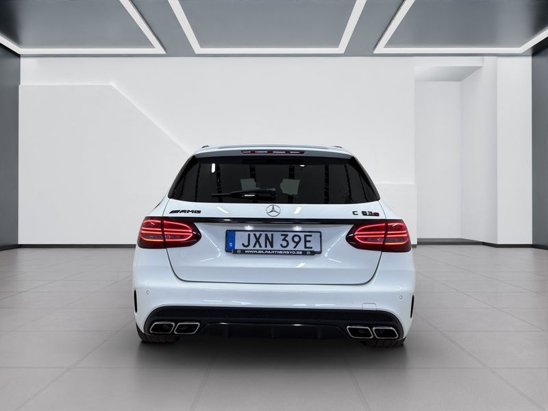 Mercedes C63 AMG bild 5