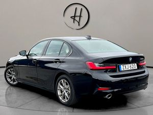 BMW 330 bild 9