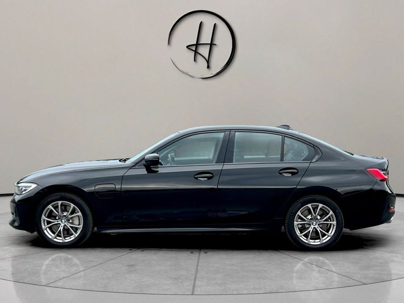 BMW 330 bild 6