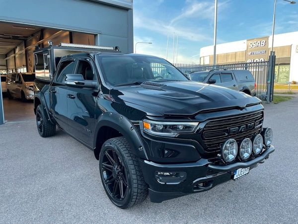 Dodge 1500 ram Limited Night Edition WT Jakt Edition Beställning - 2025