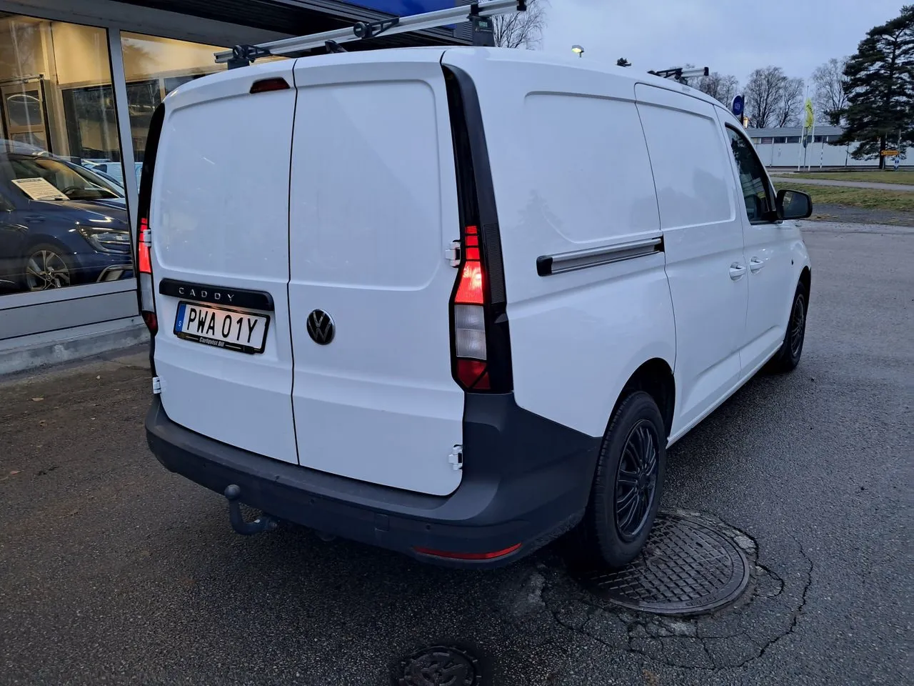 Vehicle image 4