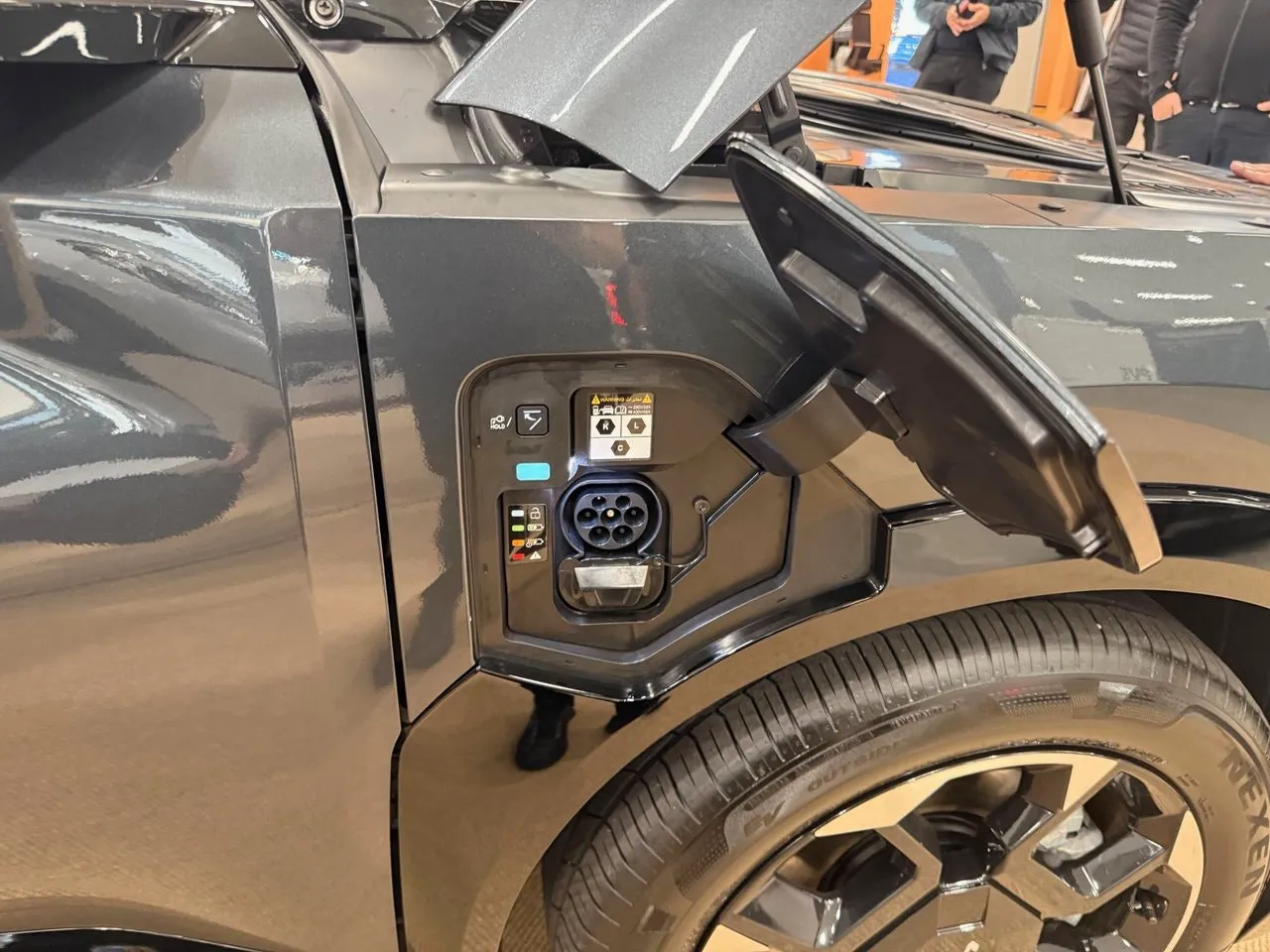 Vehicle image 5