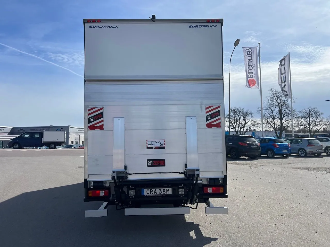 Vehicle image 25