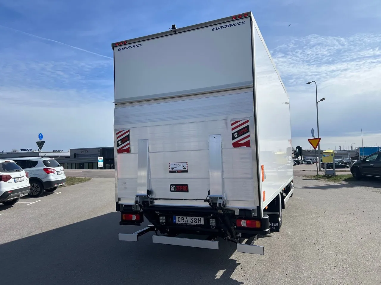 Vehicle image 24