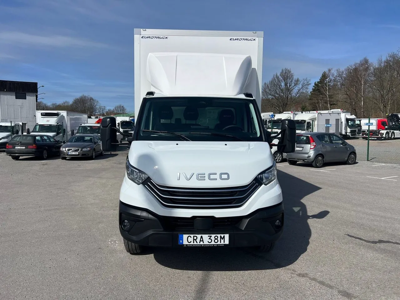 Vehicle image 10