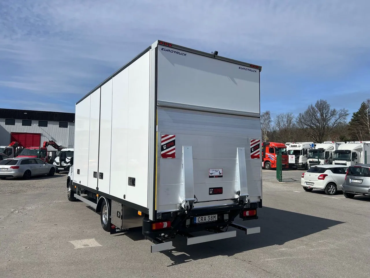 Vehicle image 3