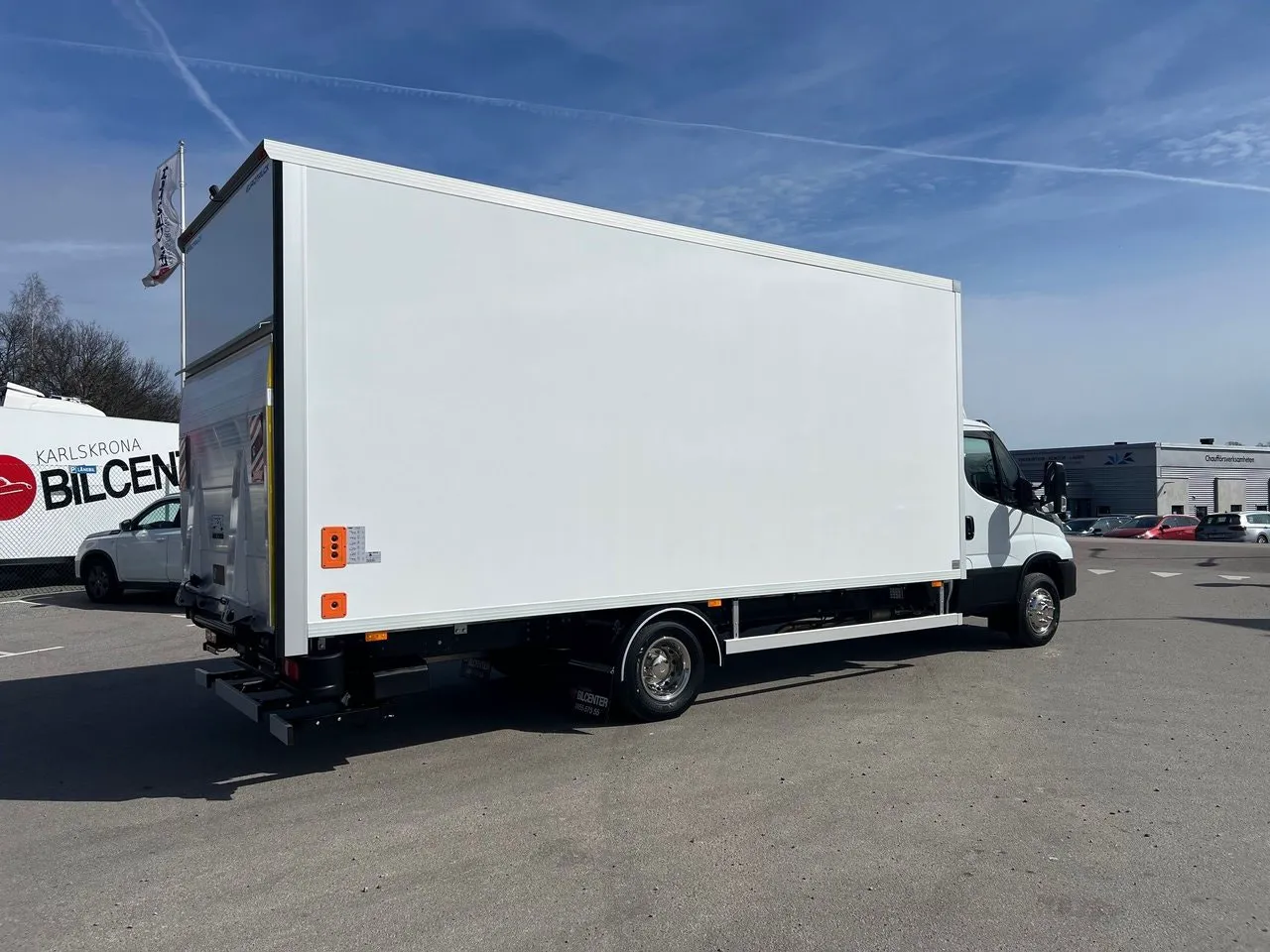 Vehicle image 21