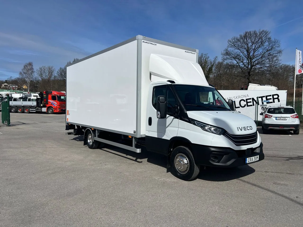 Vehicle image 13