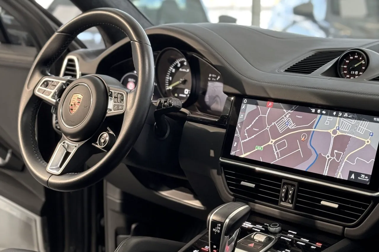 Vehicle image 25