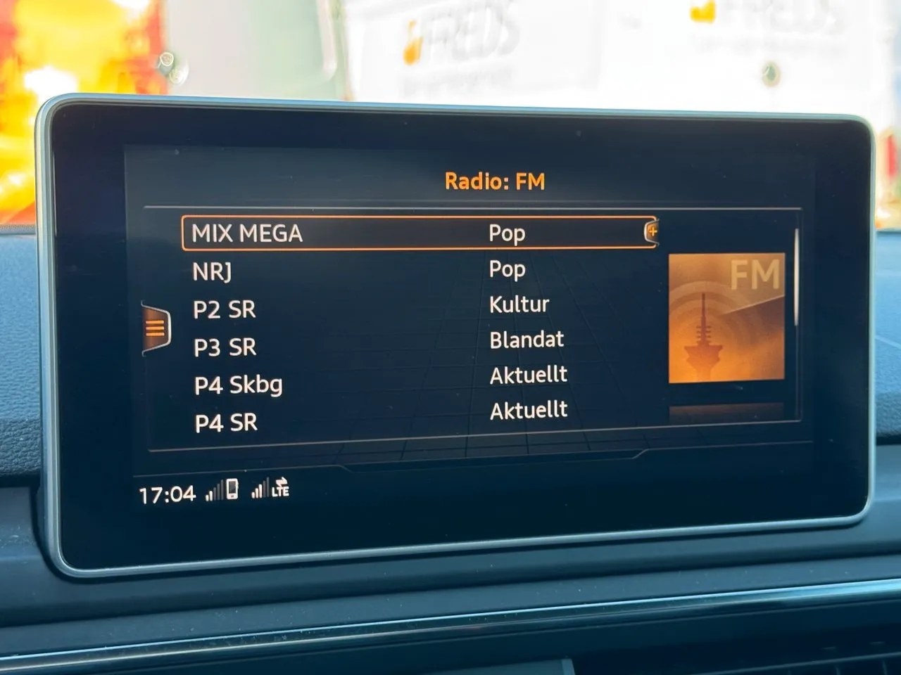 Vehicle image 21