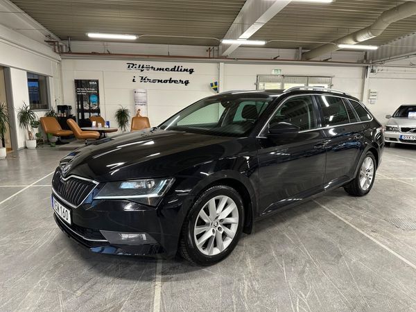 Skoda Superb Kombi 2.0 TDI 4x4 SCR Style Adaptiv Drag Navi - 2017