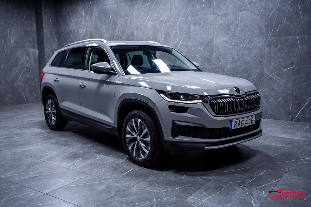 Vehicle image 8