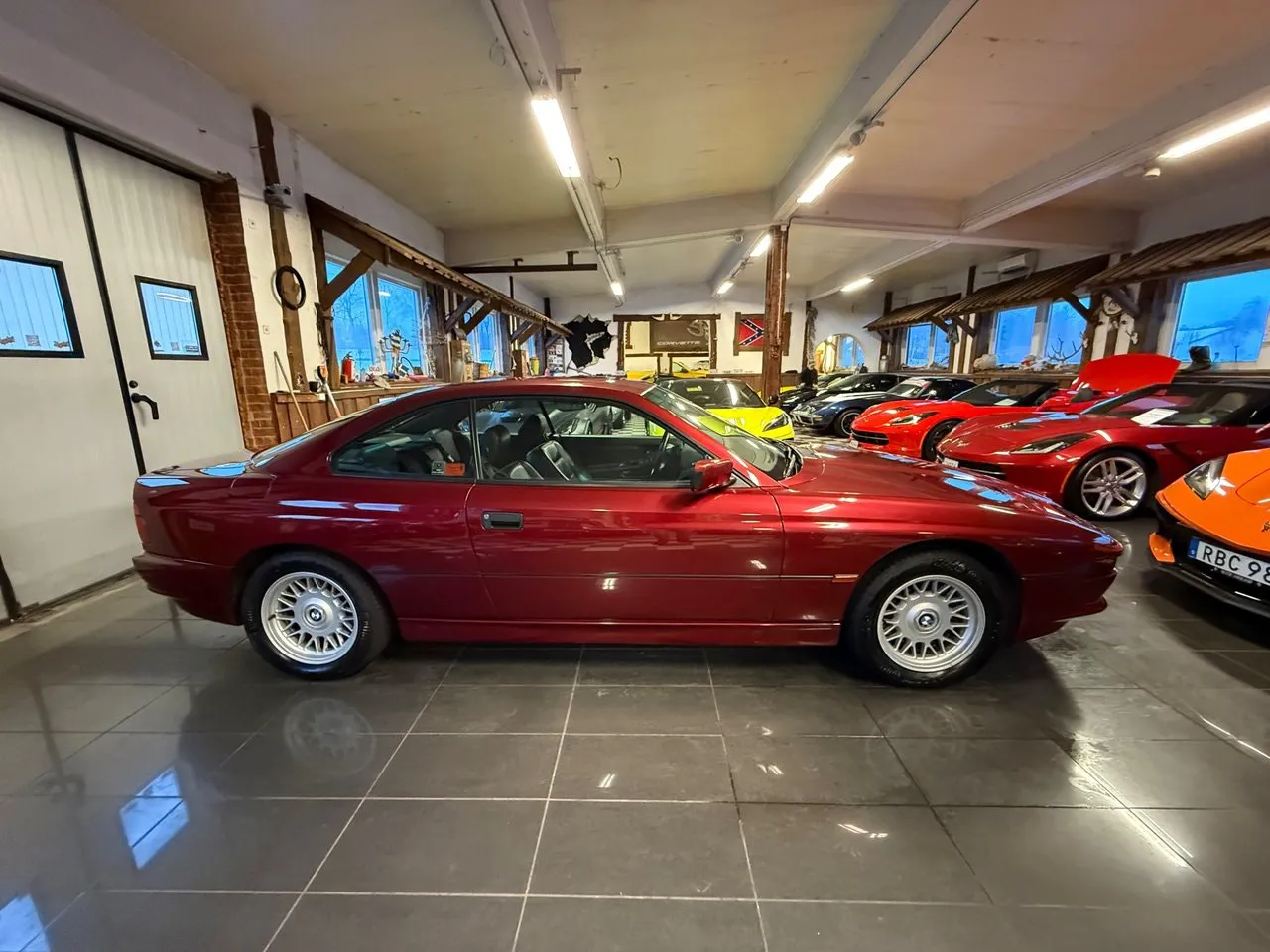Vehicle image 10