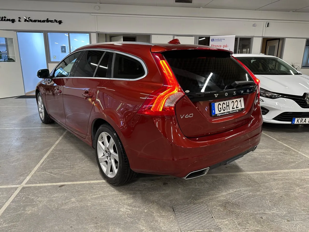 Vehicle image 3