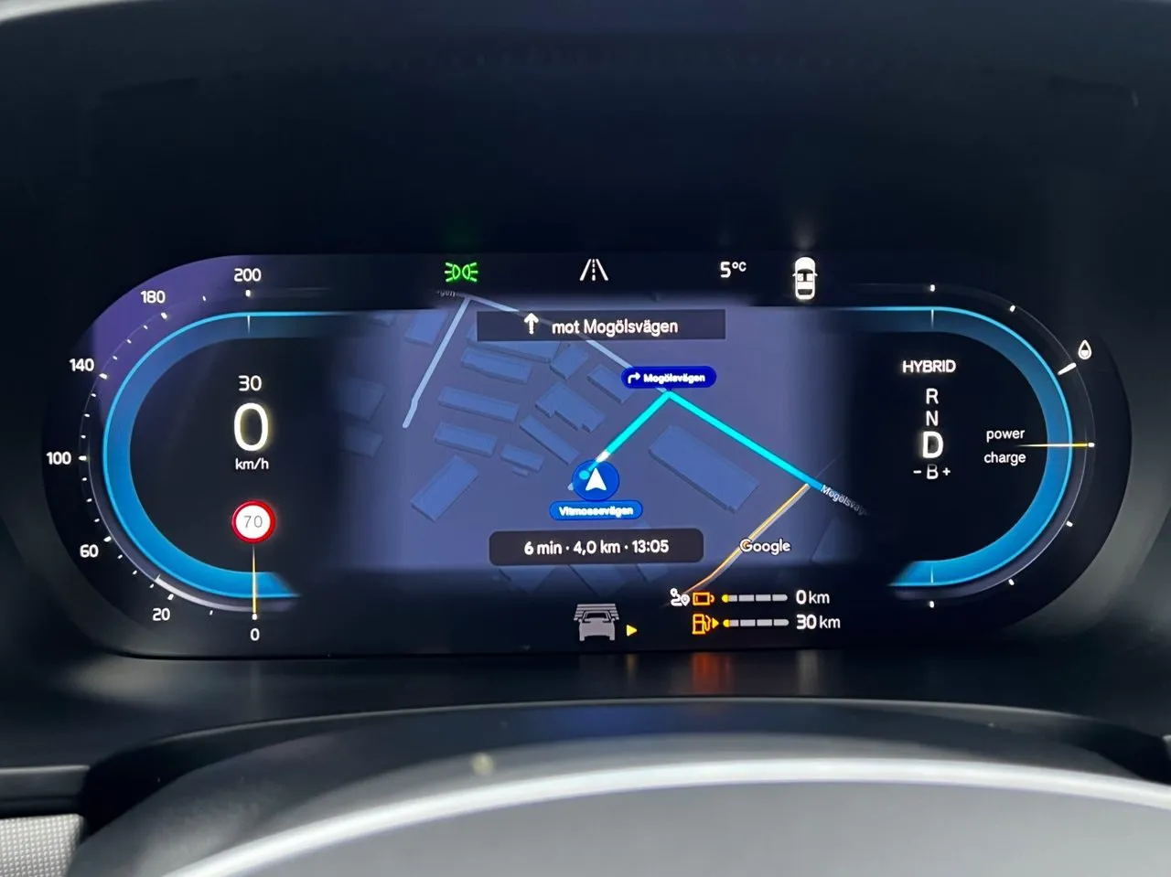Vehicle image 13