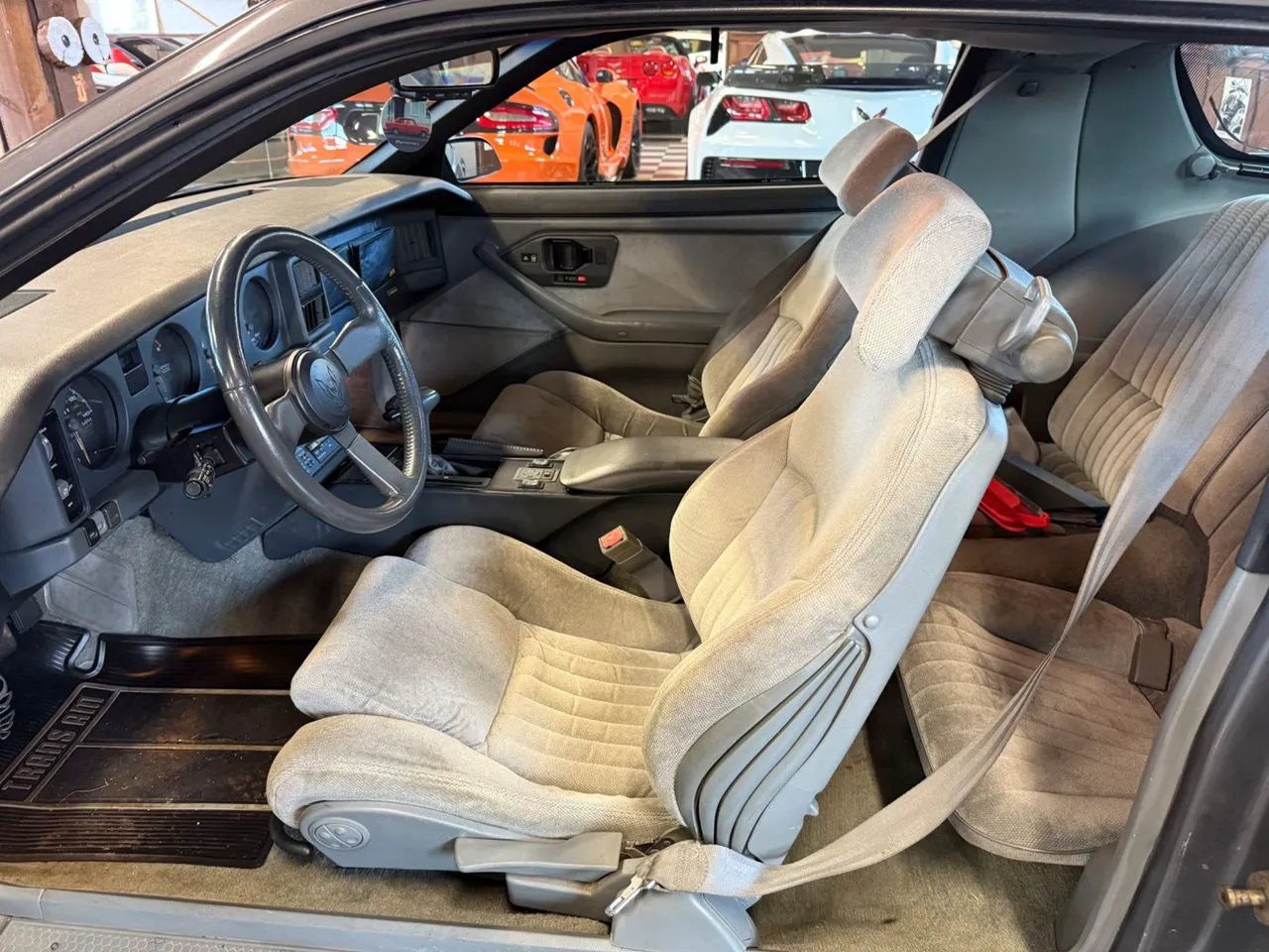 Vehicle image 18