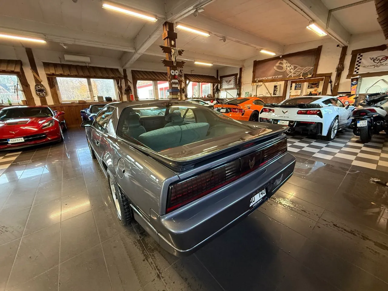 Vehicle image 11