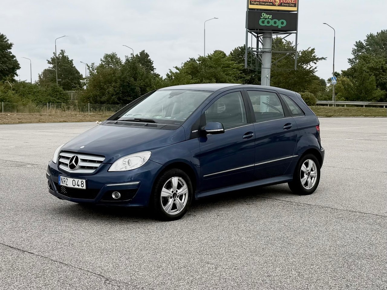 Mercedes B180