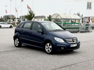 Mercedes B180 bild 2