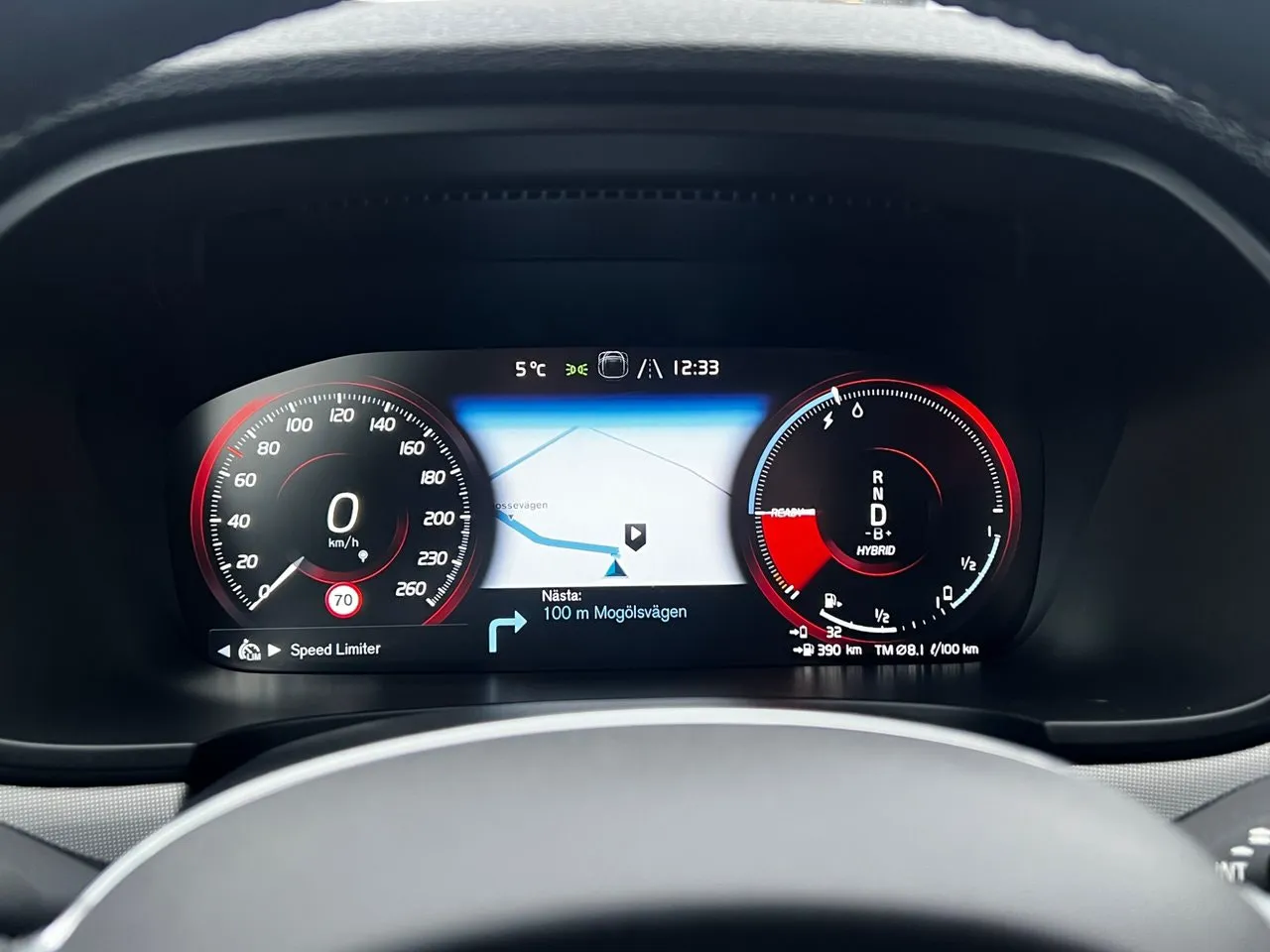 Vehicle image 15