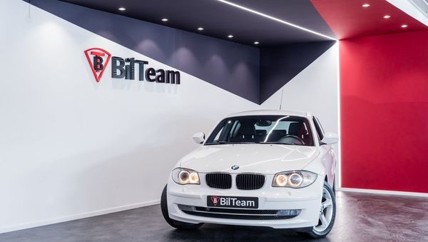 BMW 118 d 5-dörrars Steptronic Comfort Euro 5 - 2011