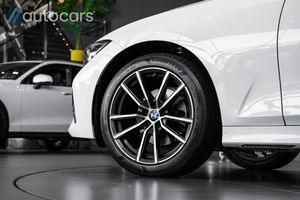 BMW 320 bild 8