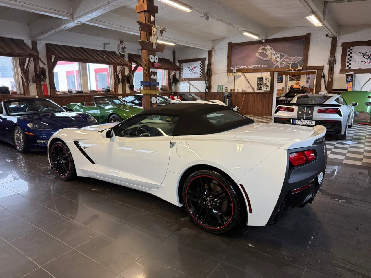 Vehicle image 14